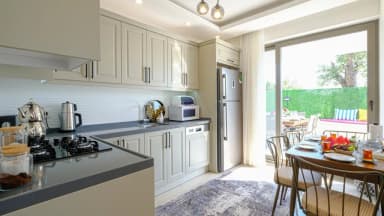 Villa Altuğ Korunaklı Havuz 84