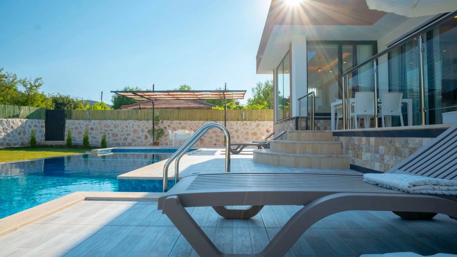 Villa Ernez Korunaklı Havuz 42