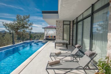Villa Oliva Korunaklı Havuz 56