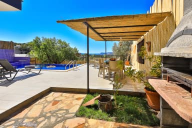 Villa Morens Korunaklı Havuz 99