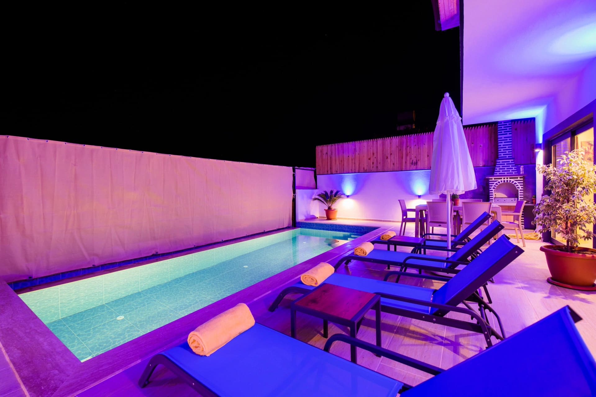 Villa Karadağ Korunaklı Havuz 72