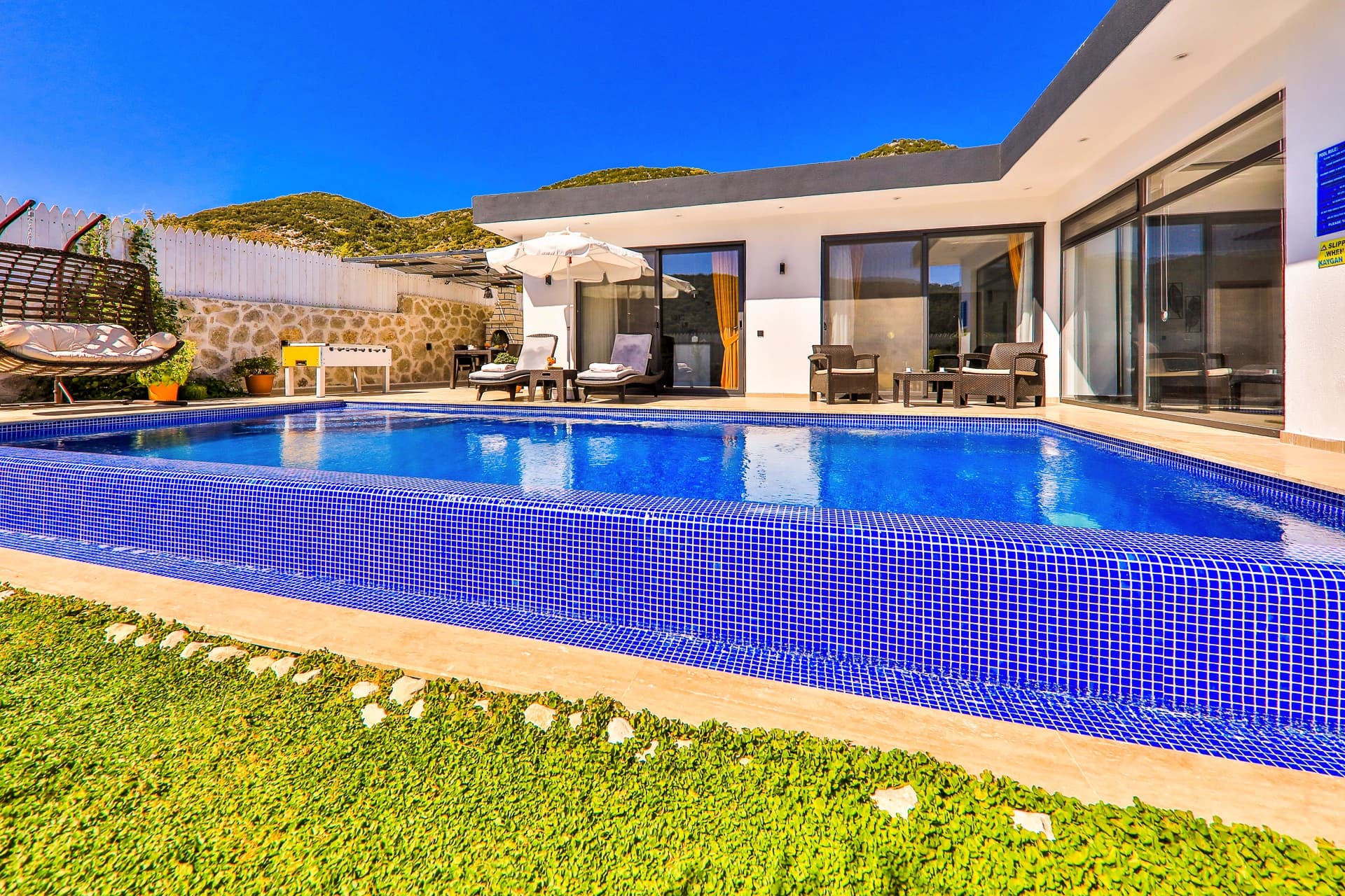 Villa Therapy Korunaklı Havuz 86