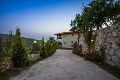 Villa Ab-i Hayat Korunaklı Havuz 75