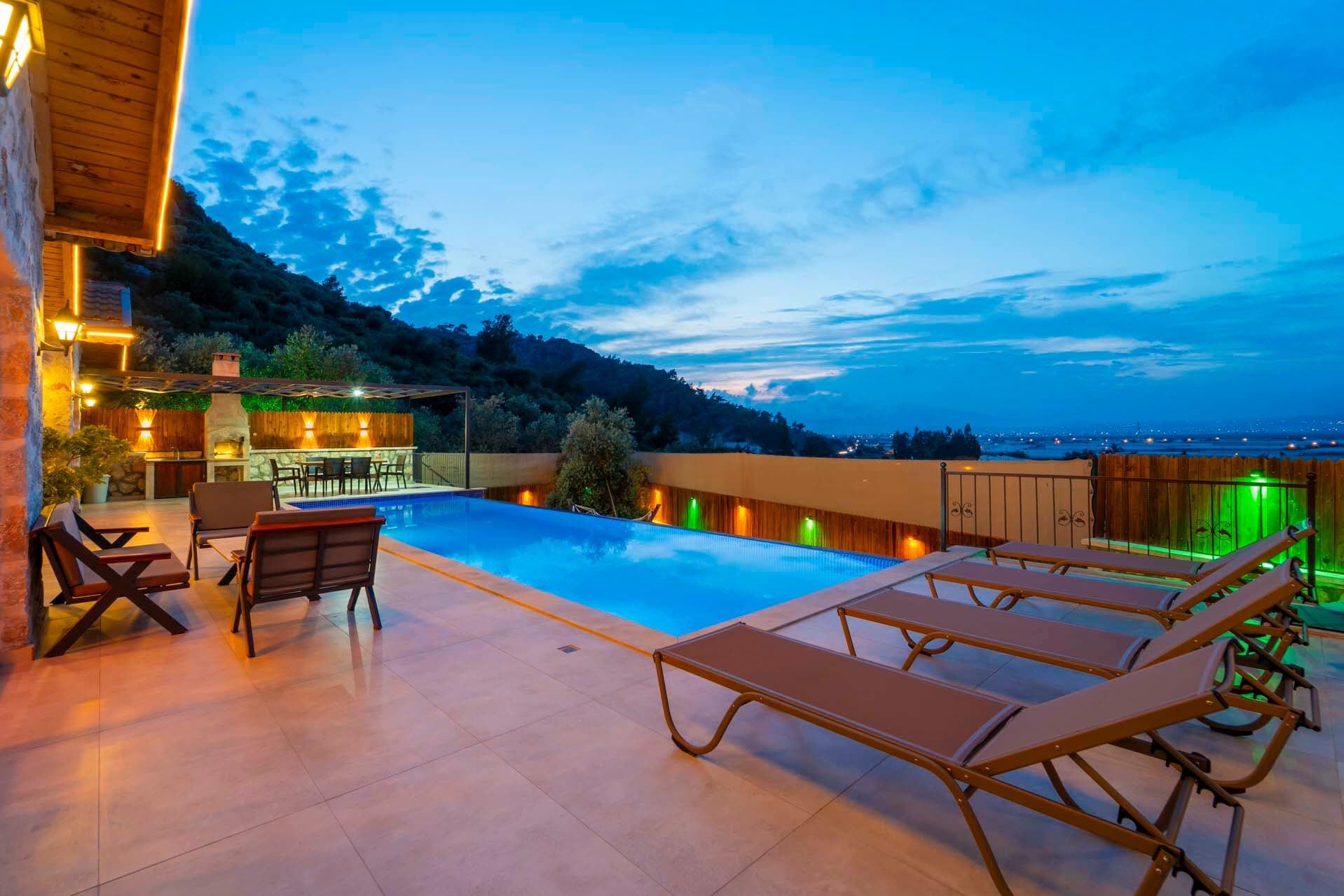 Villa Stone House Korunaklı Havuz 90