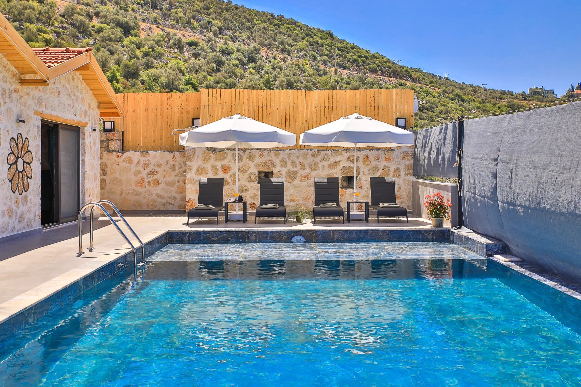 Villa Egemen Korunaklı Havuz 71