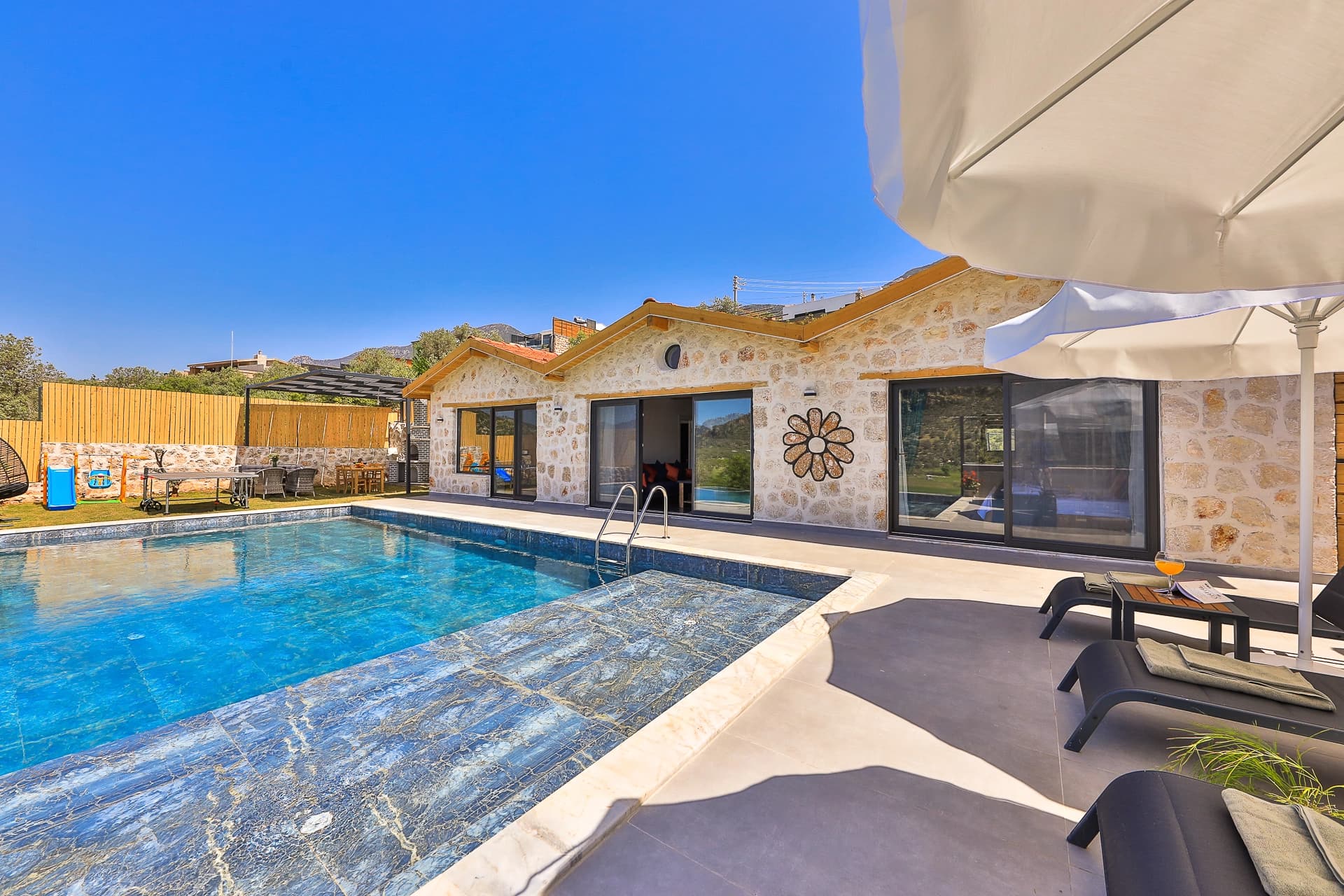 Villa Egemen Korunaklı Havuz 85