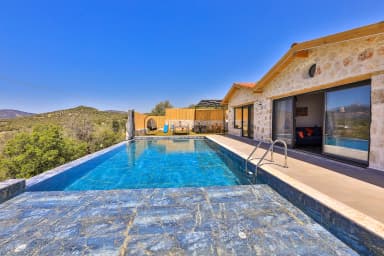 Villa Egemen Korunaklı Havuz 99