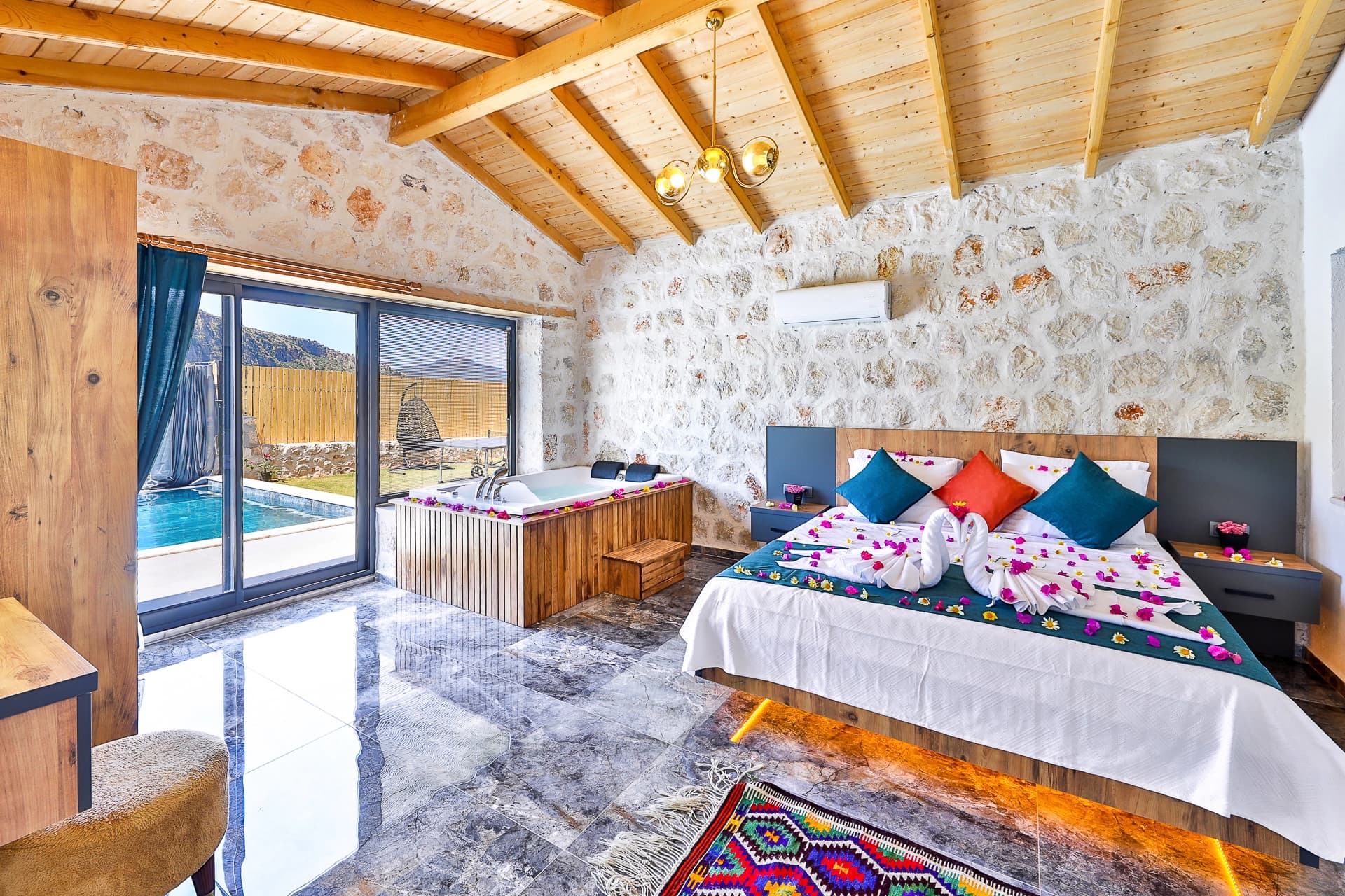 Villa Egemen Korunaklı Havuz 17