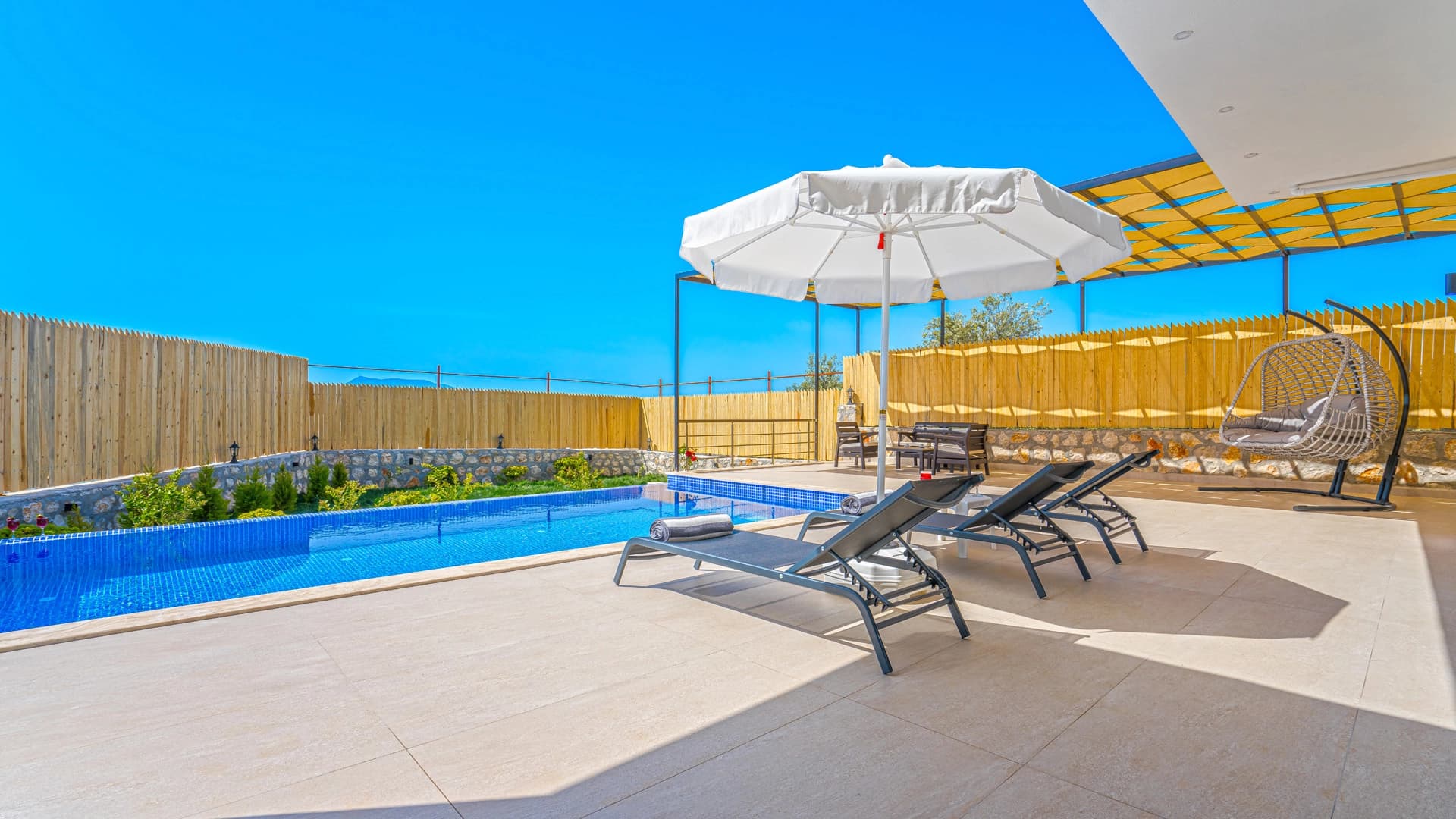 Villa Batu Korunaklı Havuz 41