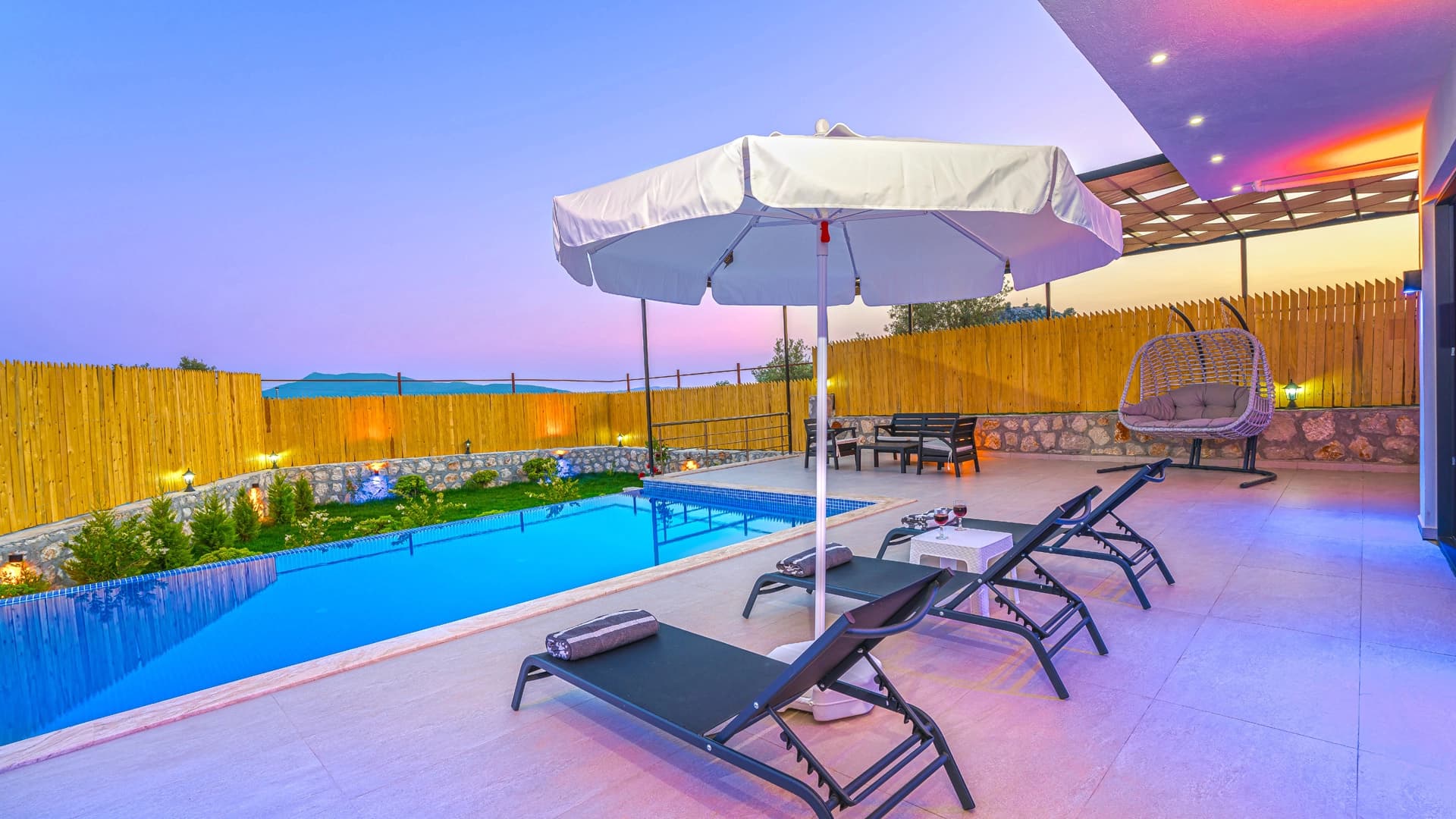 Villa Batu Korunaklı Havuz 55