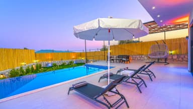 Villa Batu Korunaklı Havuz 55
