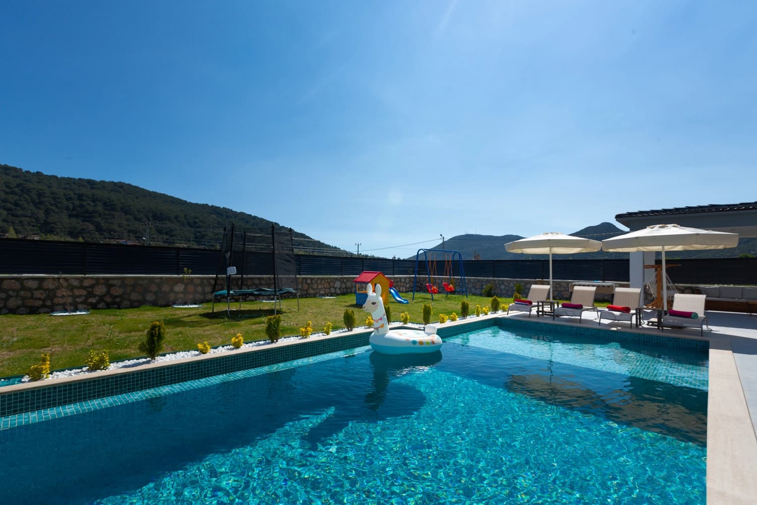 Villa White House Korunaklı Havuz 34