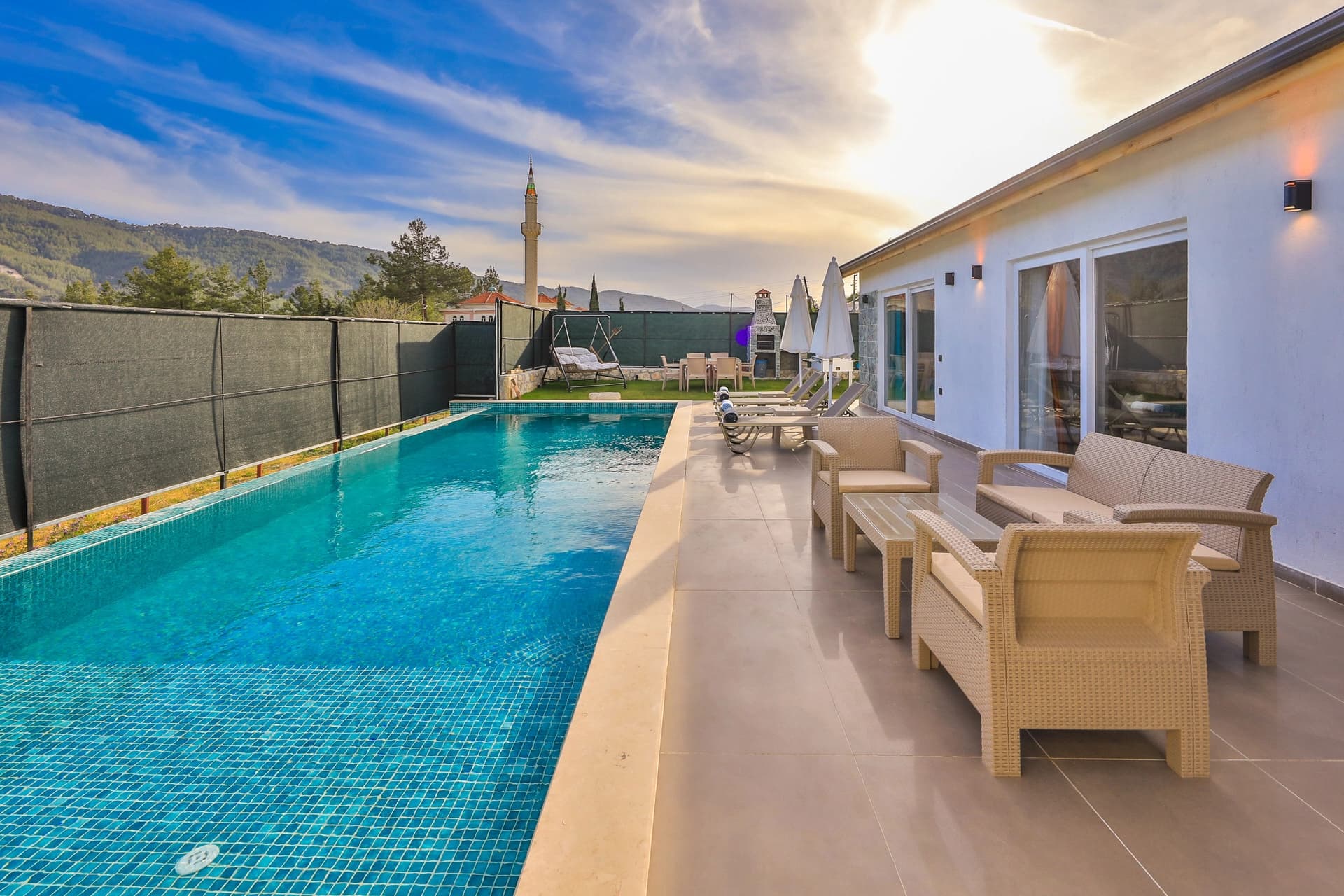 Villa Tawny Korunaklı Havuz 42