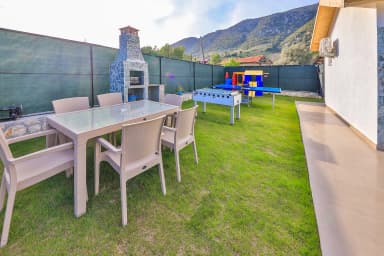 Villa Tawny Korunaklı Havuz 56