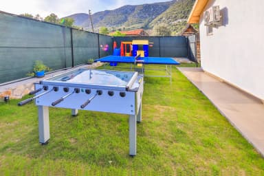 Villa Tawny Korunaklı Havuz 70