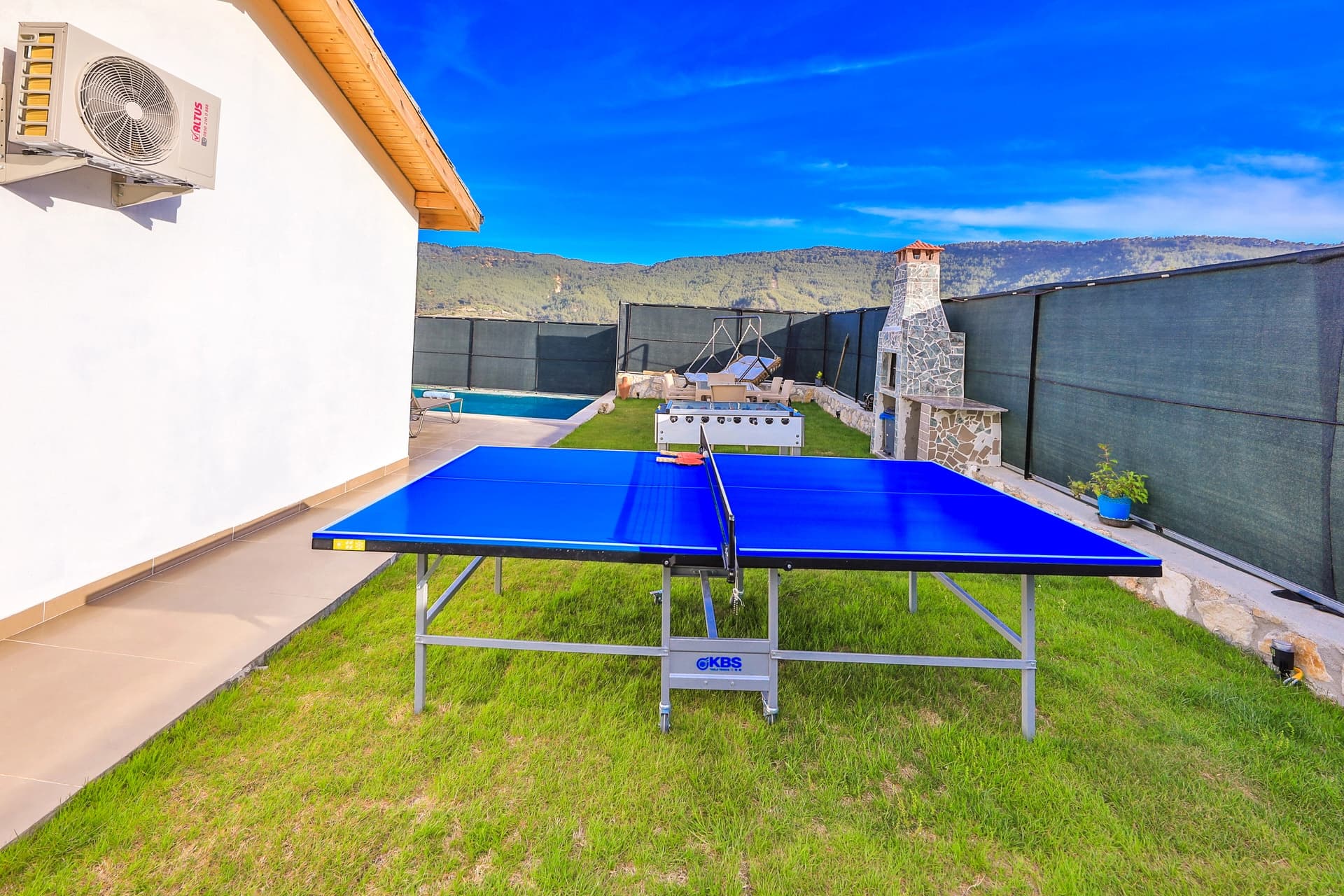 Villa Tawny Korunaklı Havuz 84