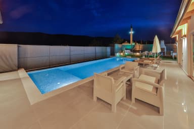 Villa Tawny Korunaklı Havuz 22