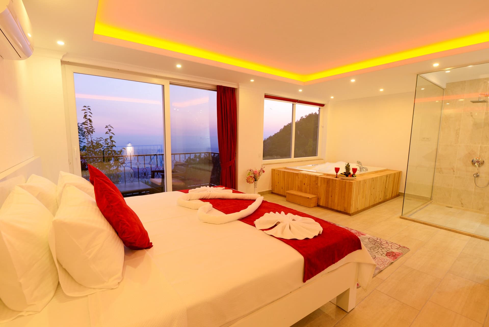 Villa Saten Korunaklı Havuz 86