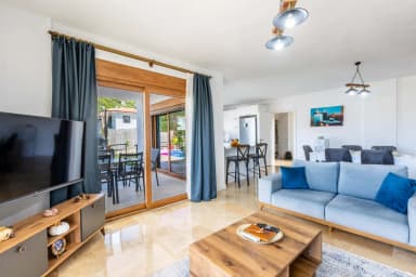 Villa Daphne Korunaklı Havuz 65