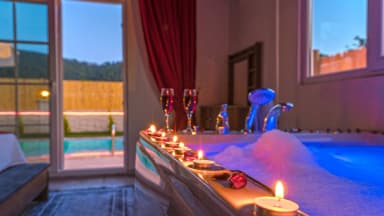 Villa Begonya Korunaklı Havuz 80