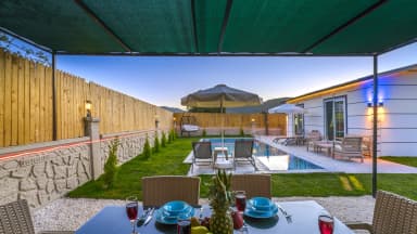 Villa Begonya Korunaklı Havuz 30