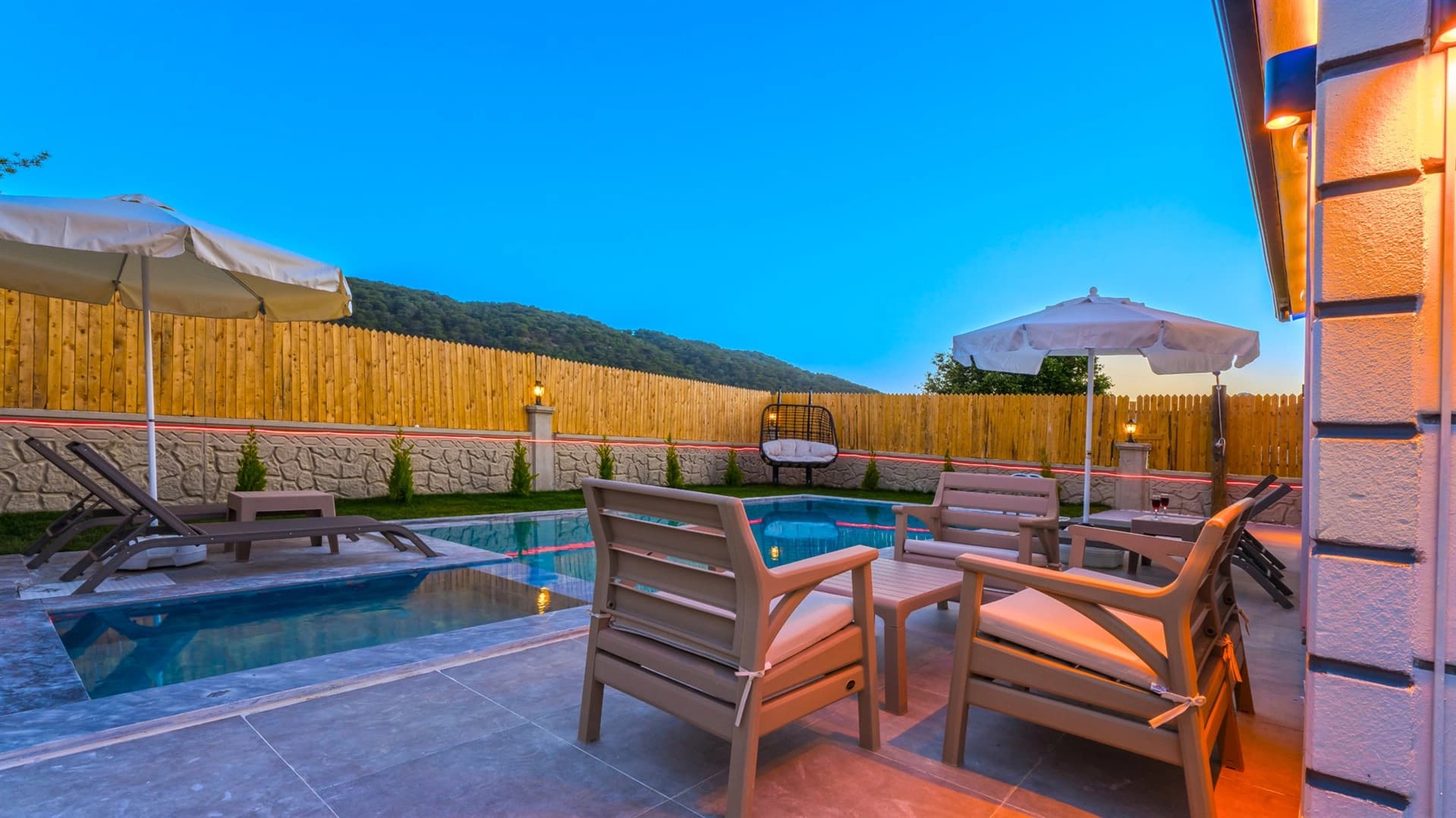 Villa Begonya Korunaklı Havuz 44