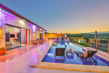 Villa Isında Konağı Korunaklı Havuz 92