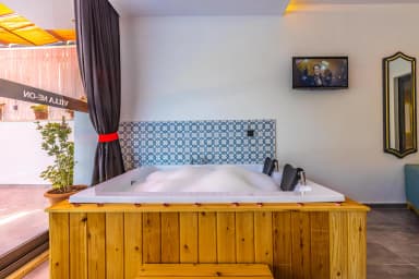 Villa Neon Korunaklı Havuz 45