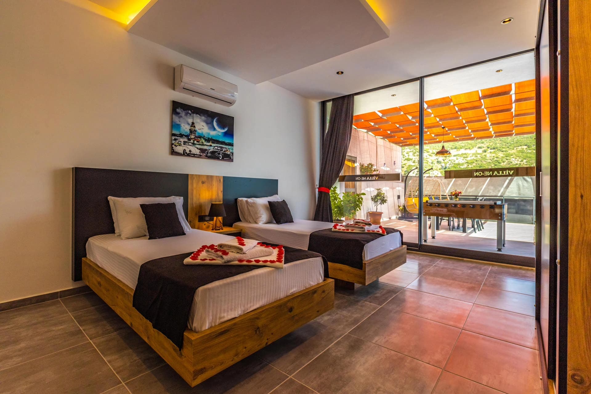 Villa Neon İslamlar 66