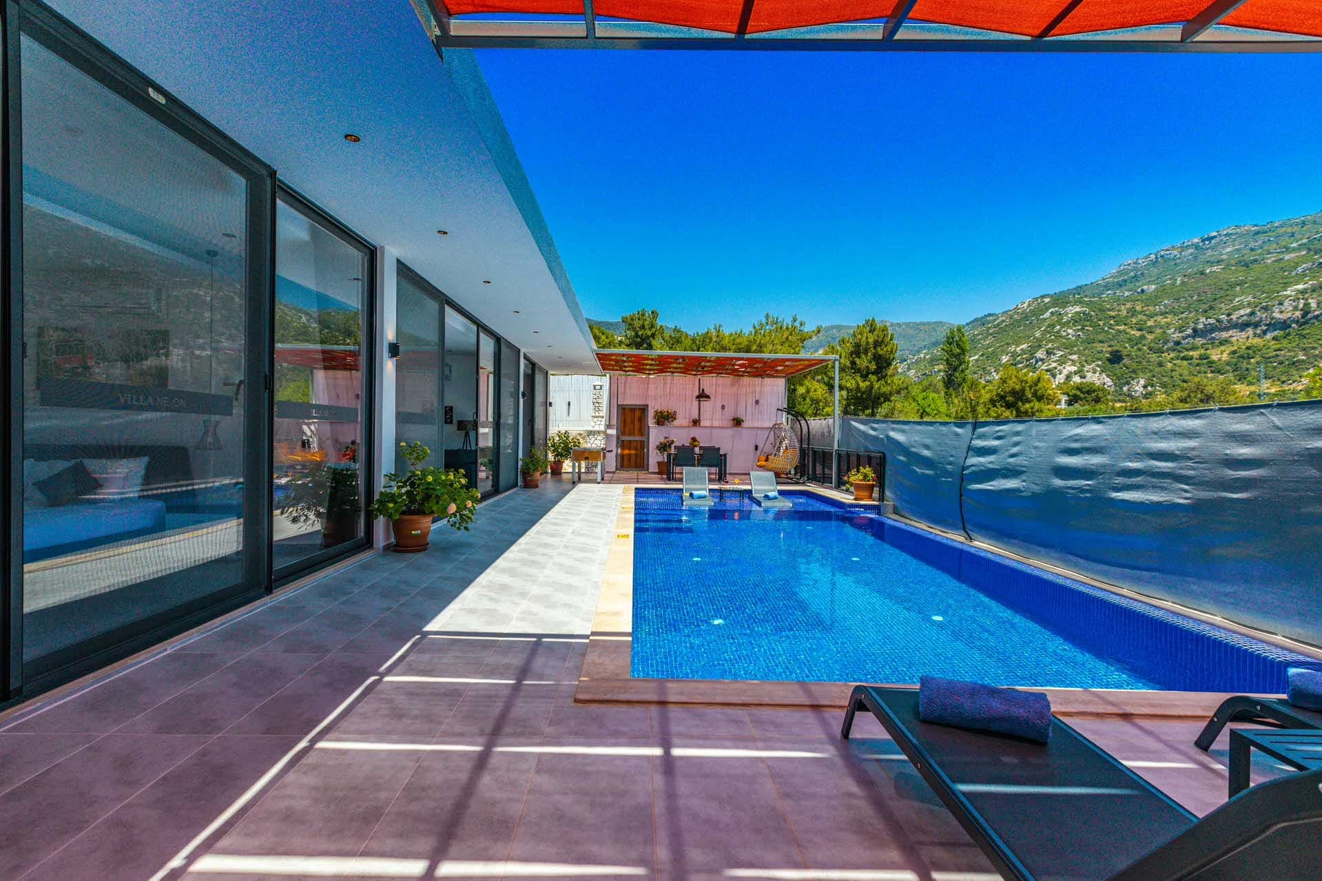 Villa Neon Korunaklı Havuz 69