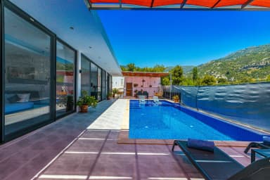 Villa Neon Korunaklı Havuz 69