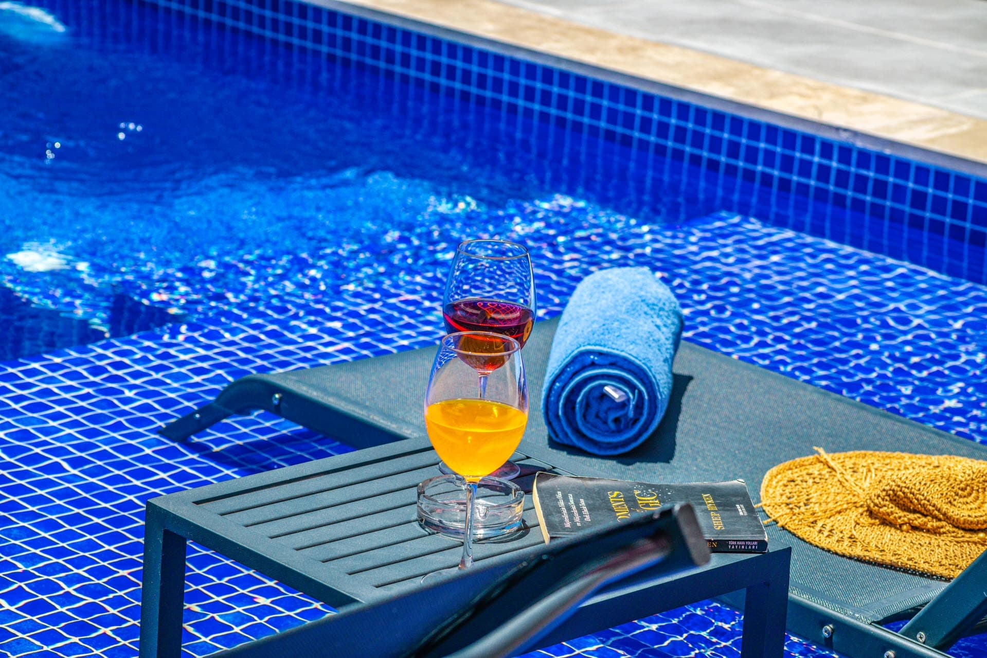 Villa Neon Korunaklı Havuz 41