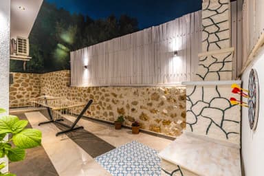 Villa Neon Korunaklı Havuz 71