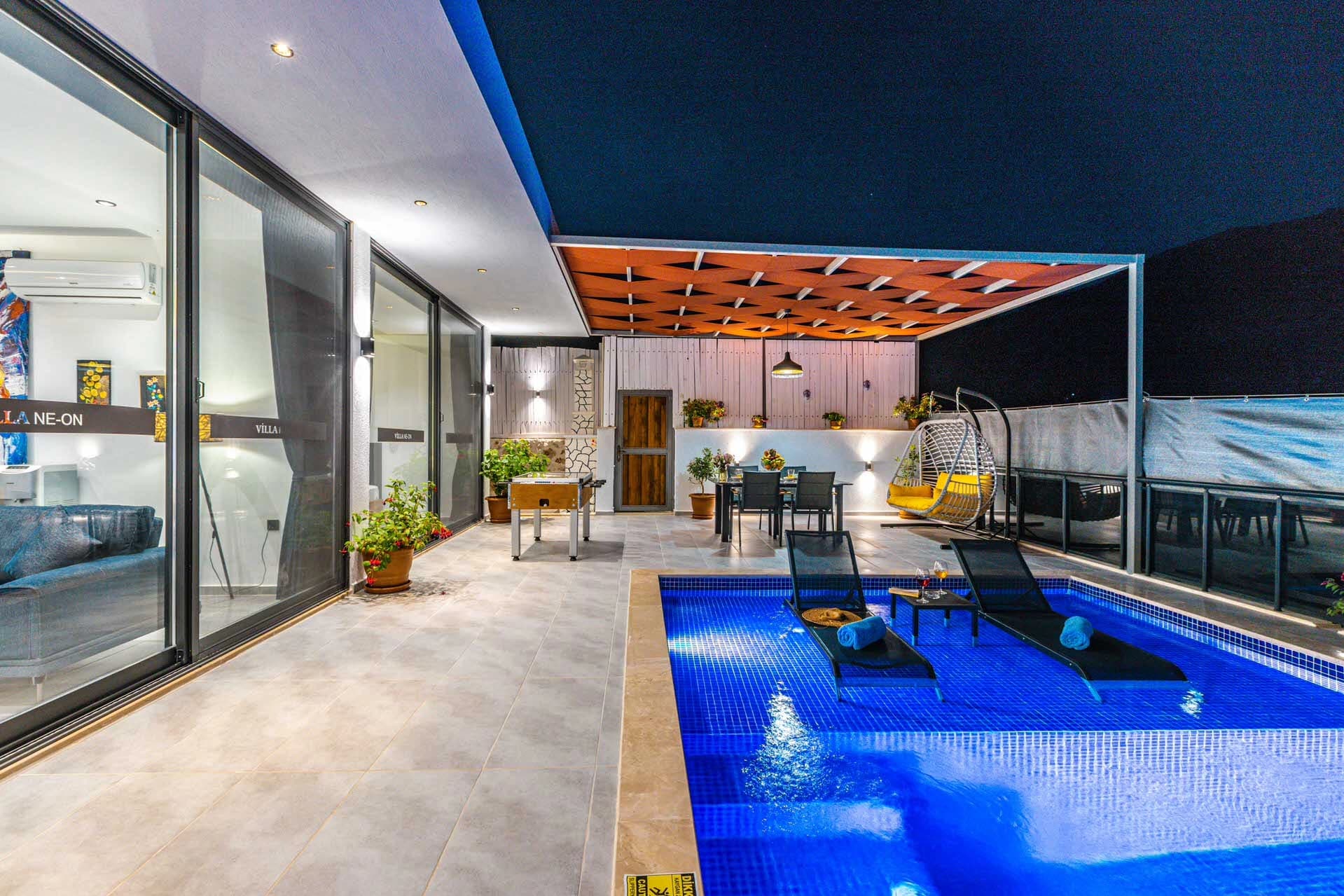 Villa Neon Korunaklı Havuz 91