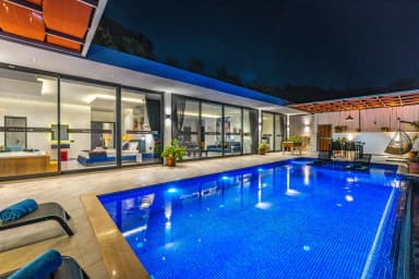 Villa Neon Korunaklı Havuz 77