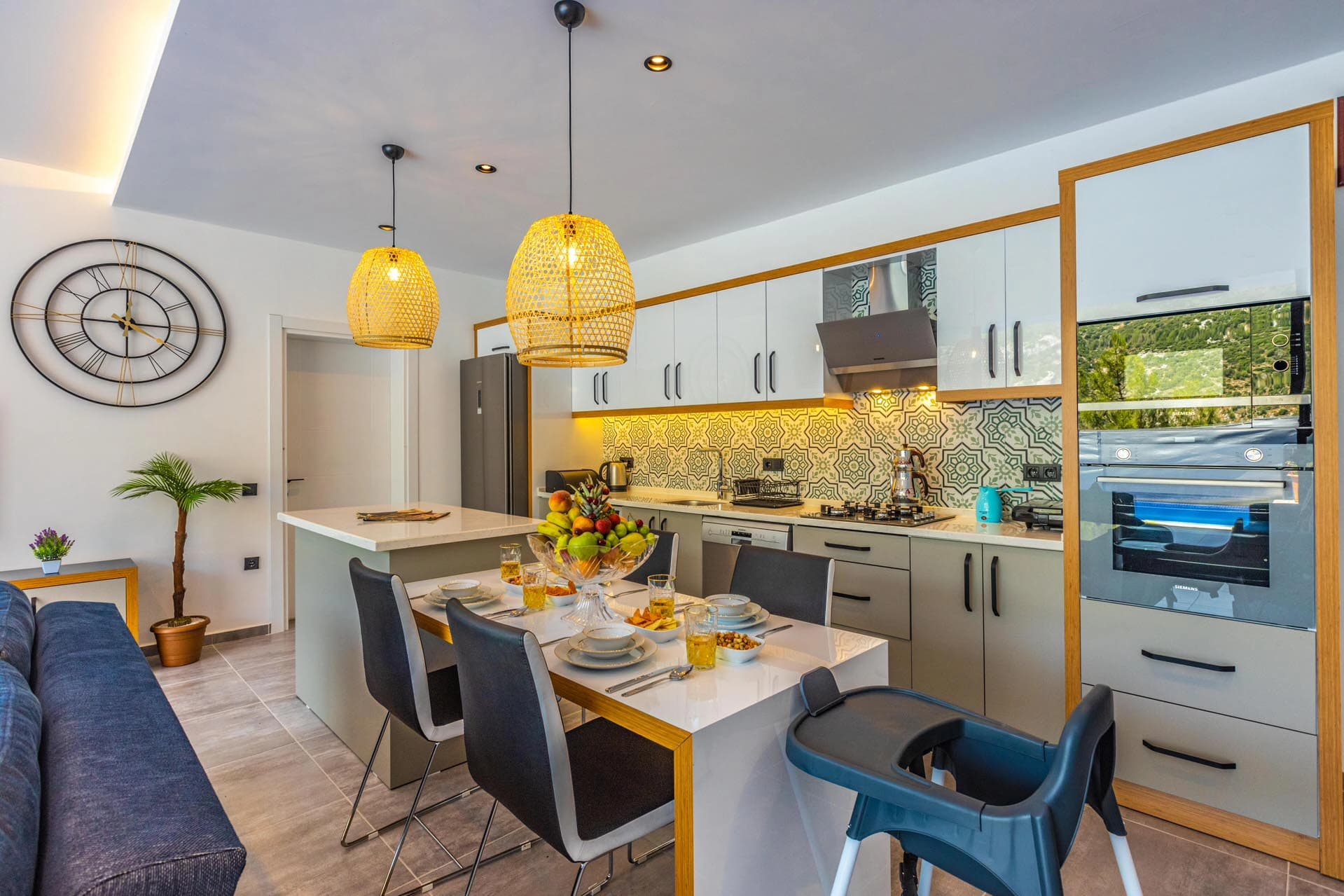 Villa Neon Korunaklı Havuz 51