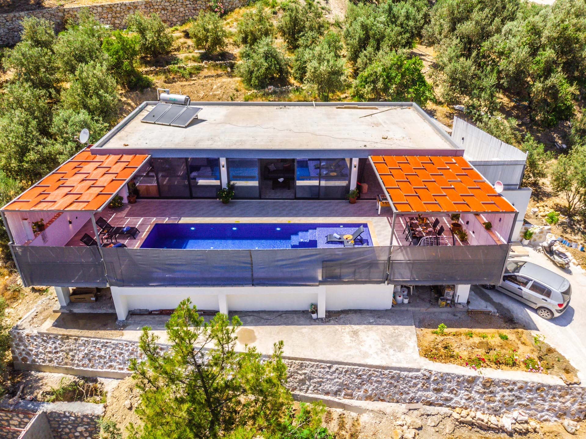 Villa Neon Korunaklı Havuz 11