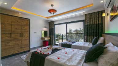 Villa Night Korunaklı Havuz 72