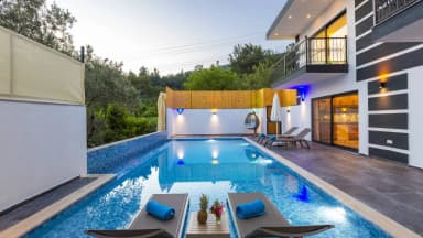 Villa Night Korunaklı Havuz 70