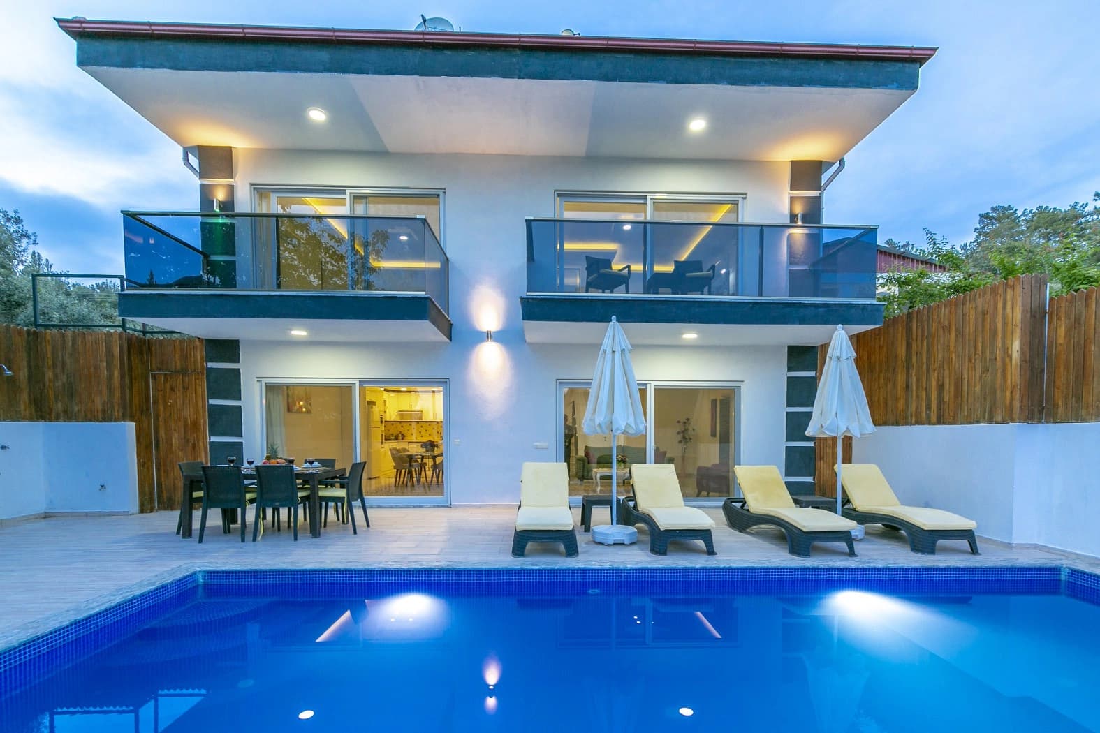 Villa Domino Korunaklı Havuz 29