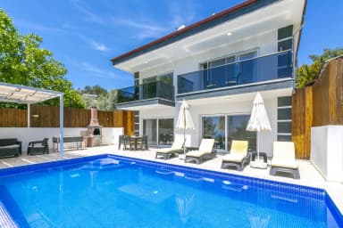 Villa Domino Korunaklı Havuz 37