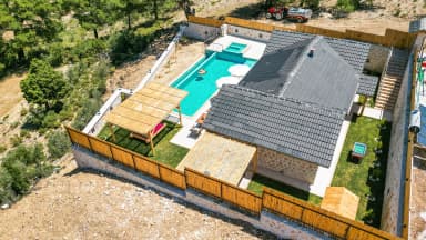 Villa Artena Korunaklı Havuz 17