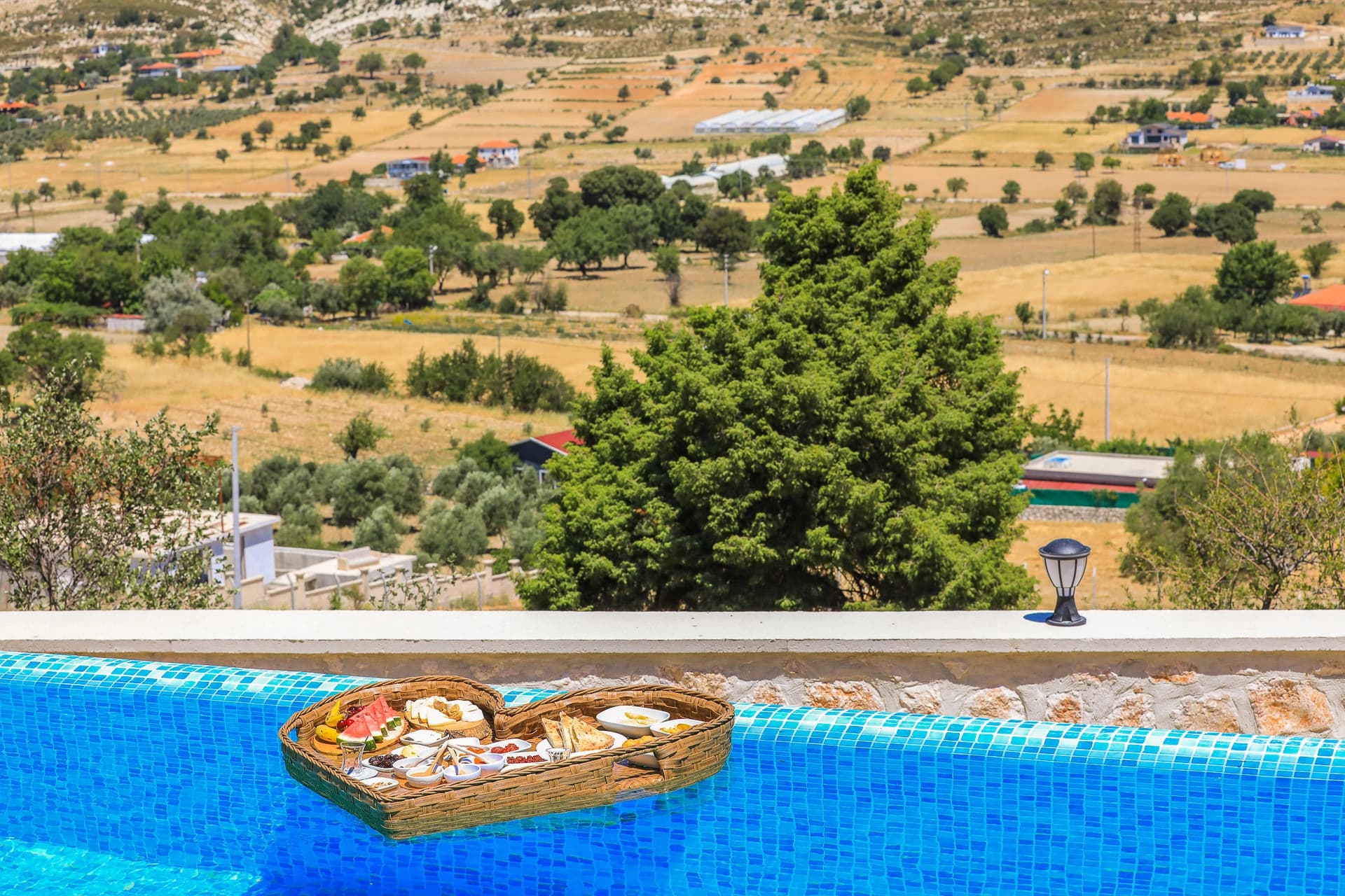 Villa Artena Korunaklı Havuz 51