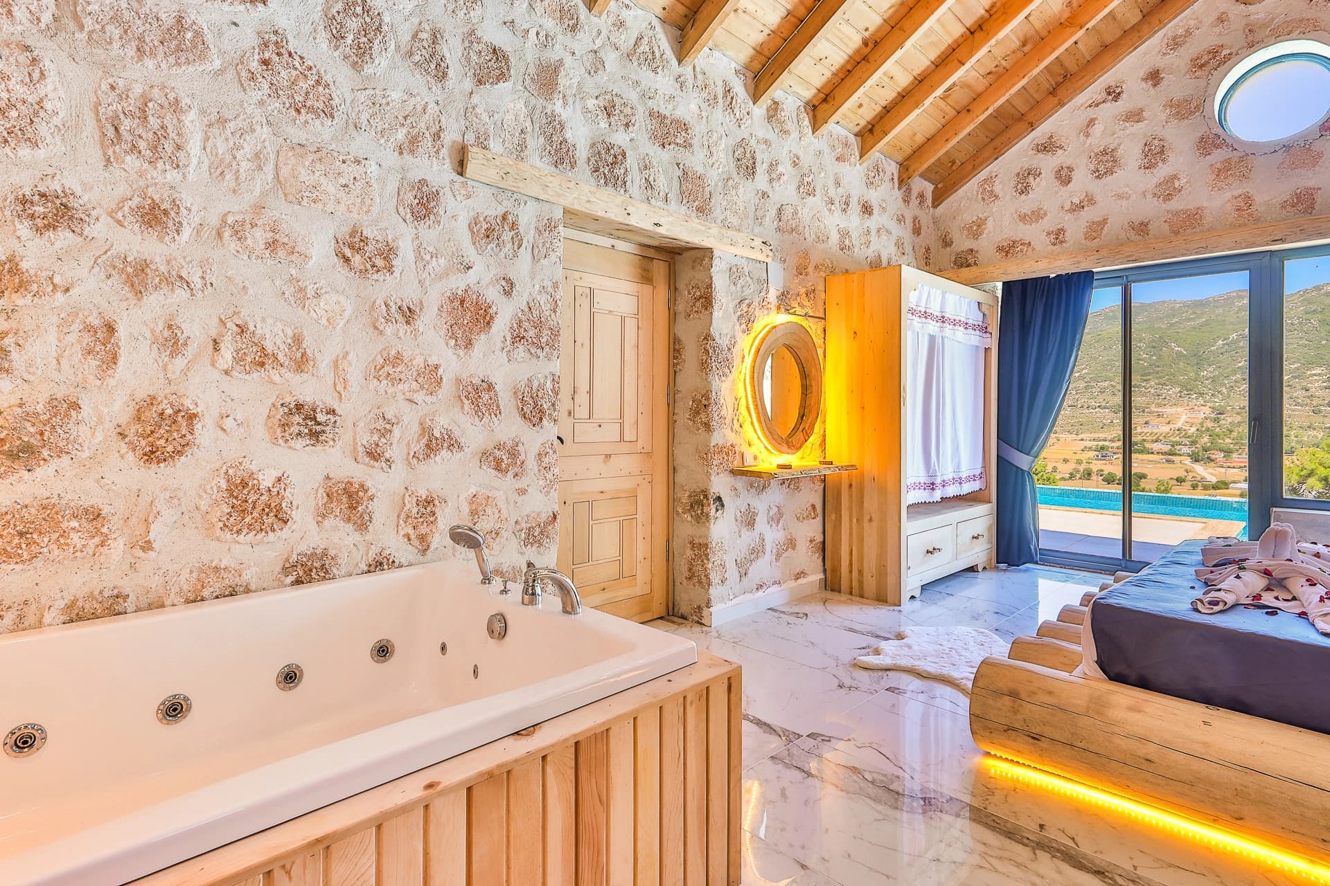Villa Artena Korunaklı Havuz 11