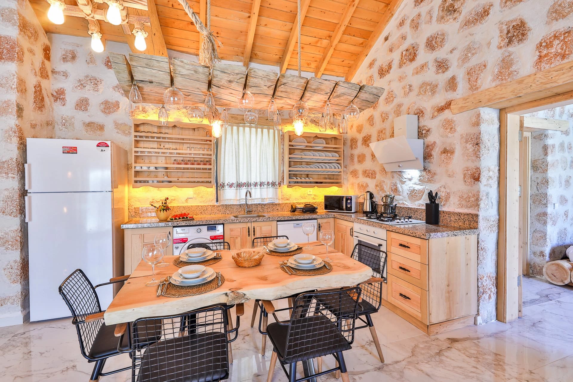 Villa Artena Korunaklı Havuz 45