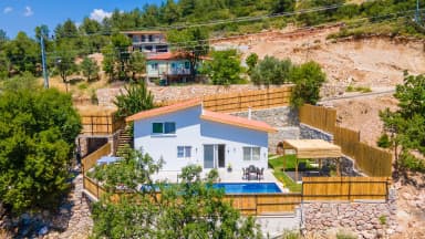 Villa Belis Korunaklı Havuz 10
