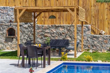 Villa Belis Korunaklı Havuz 98