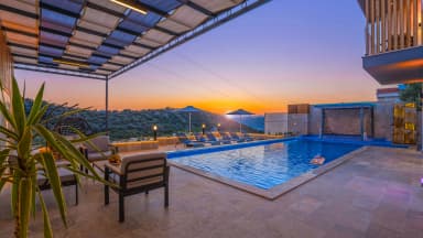 Villa Tilya Korunaklı Havuz 92