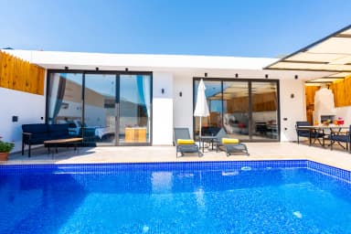 Villa Aysena Korunaklı Havuz 57