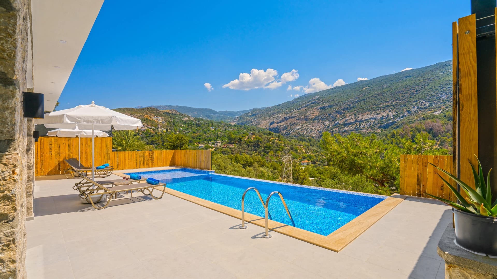 Villa Çamlık Korunaklı Havuz 59